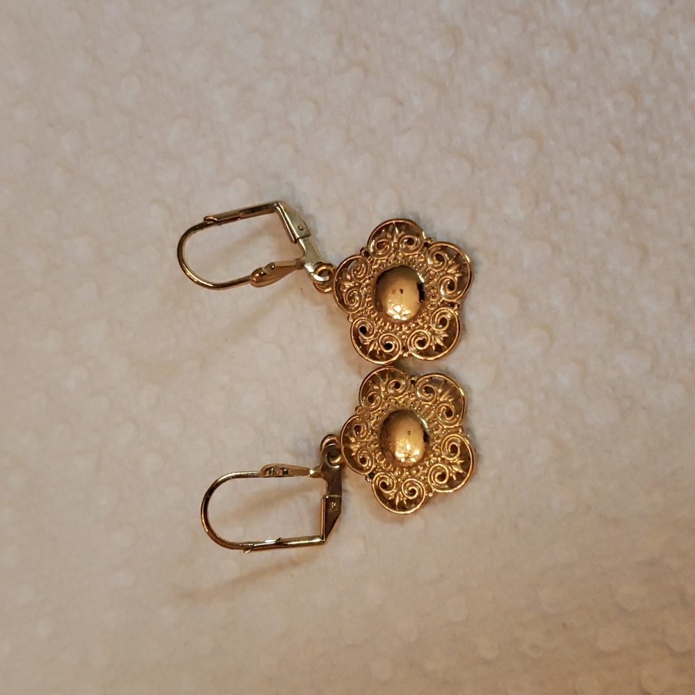 Rose Gold Flower Earrings Small EUC